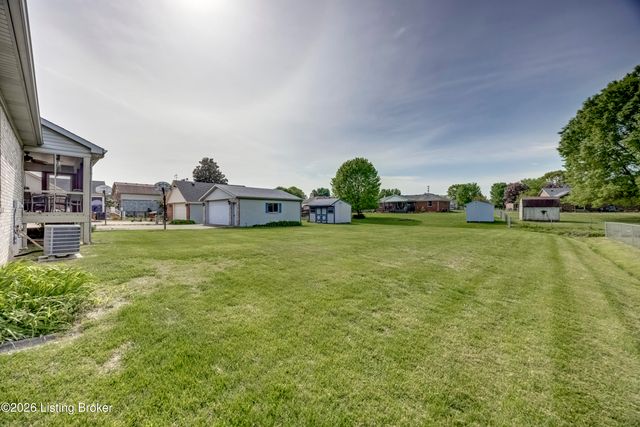 4628 Springdale Ct, Louisville, KY 40229