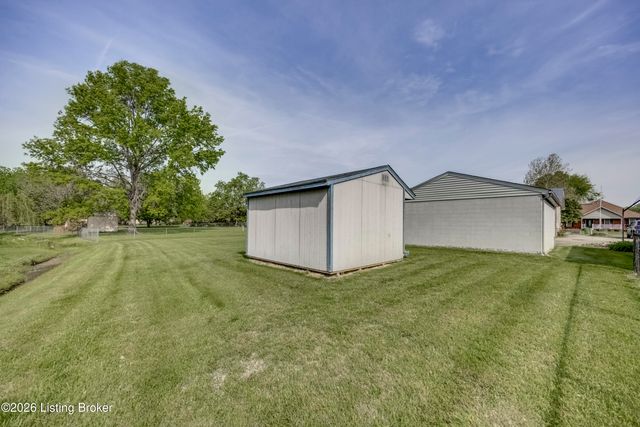 4628 Springdale Ct, Louisville, KY 40229