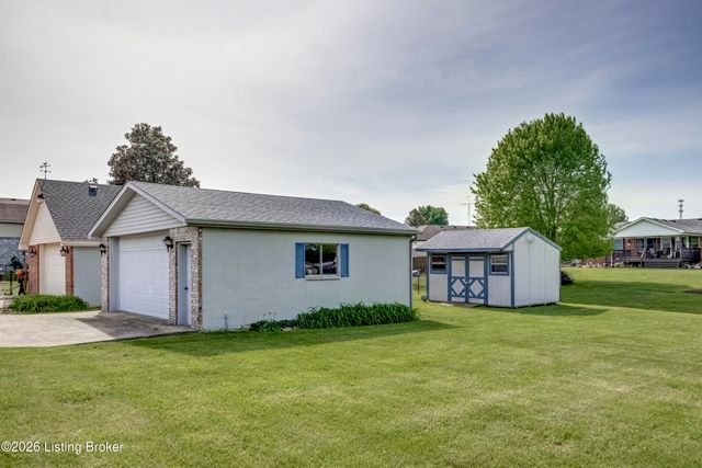 4628 Springdale Ct, Louisville, KY 40229