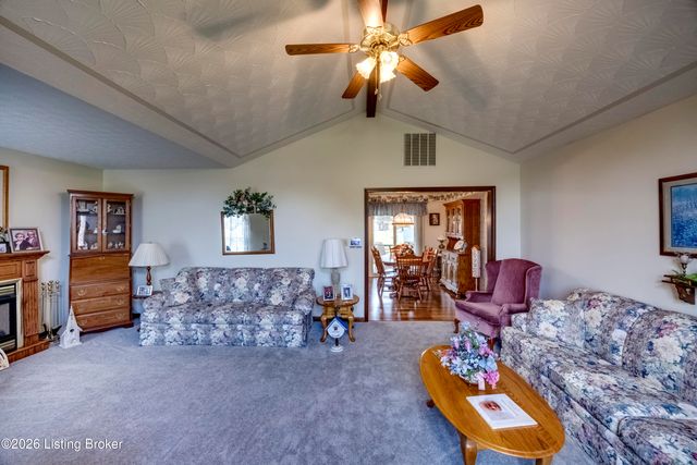 4628 Springdale Ct, Louisville, KY 40229