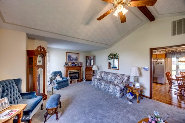 4628 Springdale Ct, Louisville, KY 40229