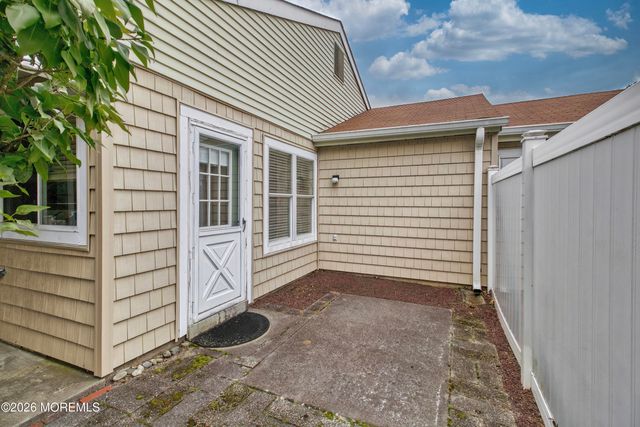 817A Liverpool Circle A, Manchester, NJ 08759