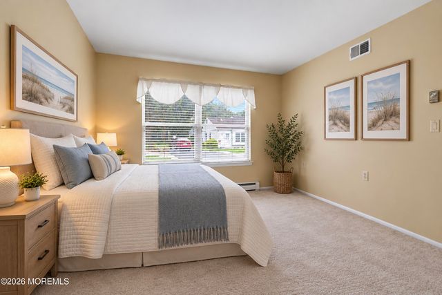 817A Liverpool Circle A, Manchester, NJ 08759