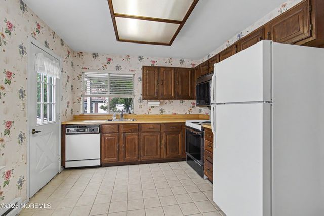 817A Liverpool Circle A, Manchester, NJ 08759