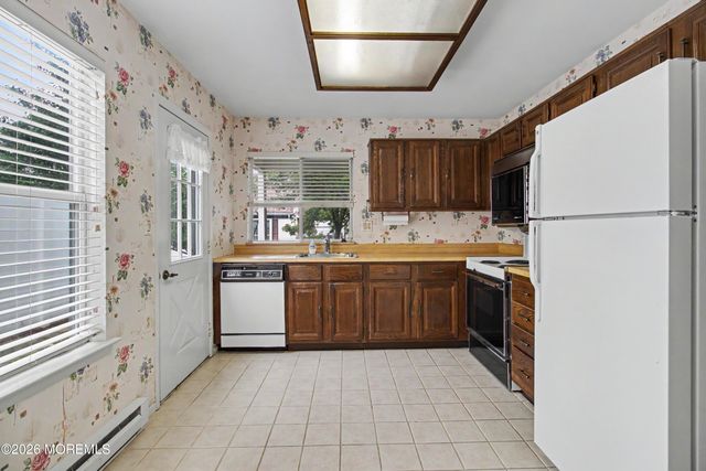 817A Liverpool Circle A, Manchester, NJ 08759