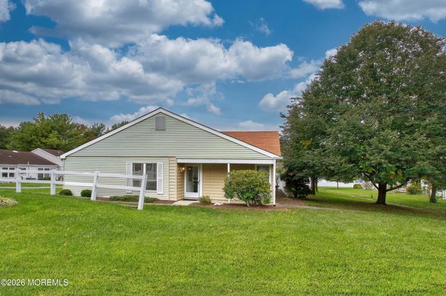 817A Liverpool Circle A, Manchester, NJ 08759