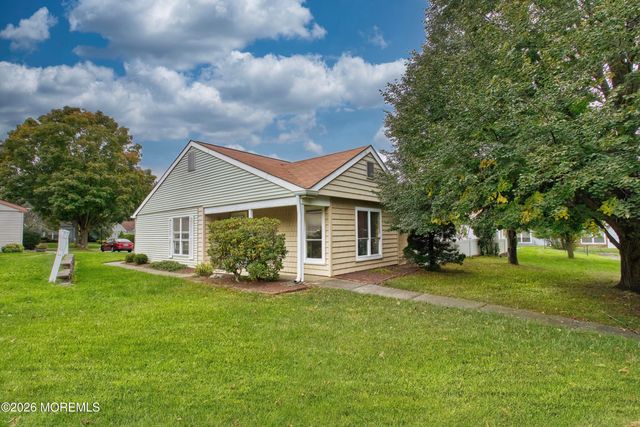 817A Liverpool Circle A, Manchester, NJ 08759