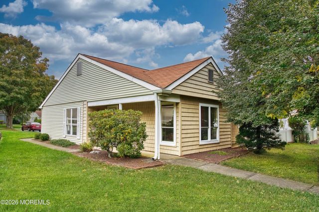 817A Liverpool Circle A, Manchester, NJ 08759