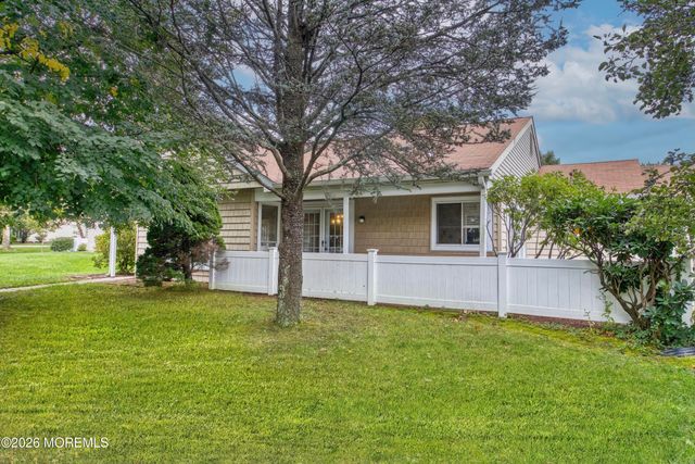 817A Liverpool Circle A, Manchester, NJ 08759