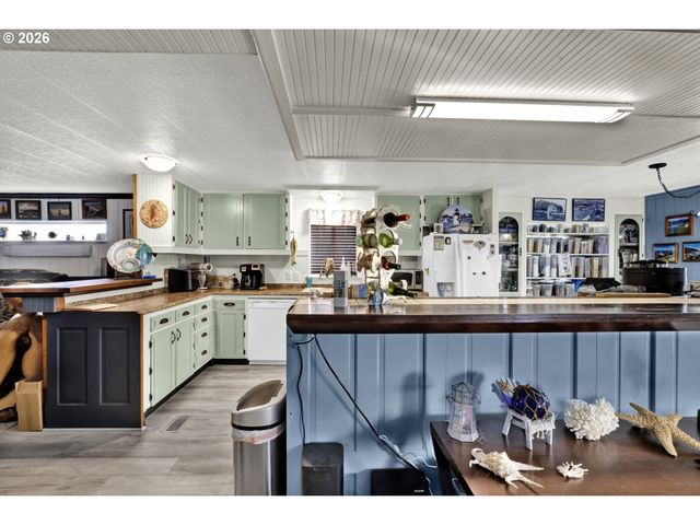 3760 HIGHWAY 101 4, Florence, OR 97439