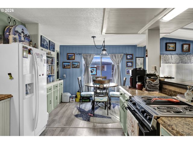 3760 HIGHWAY 101 4, Florence, OR 97439