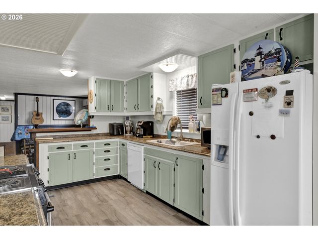 3760 HIGHWAY 101 4, Florence, OR 97439