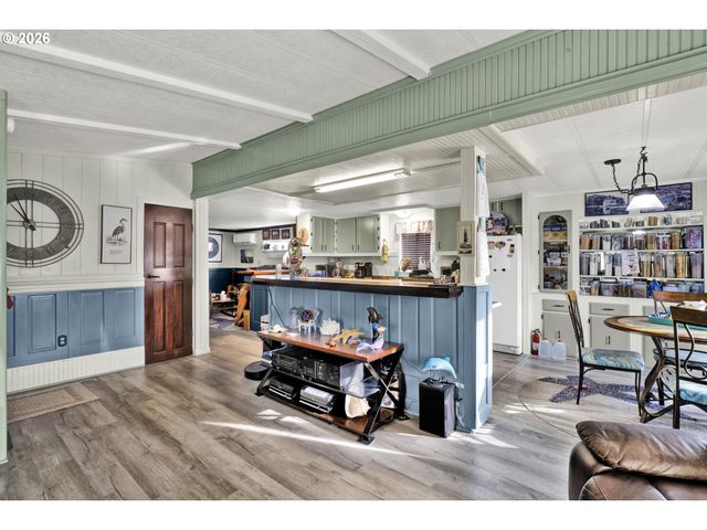 3760 HIGHWAY 101 4, Florence, OR 97439