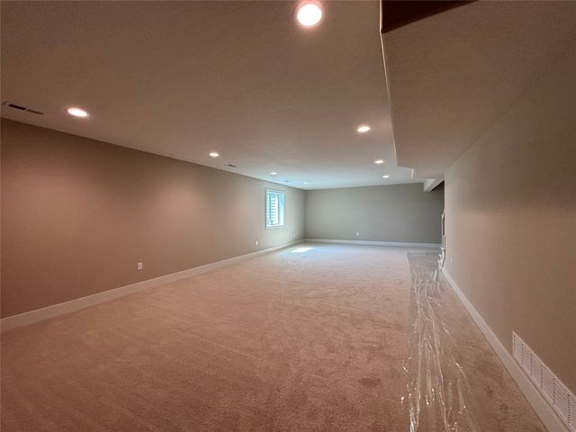 4716 178th Street, Urbandale, IA 50323