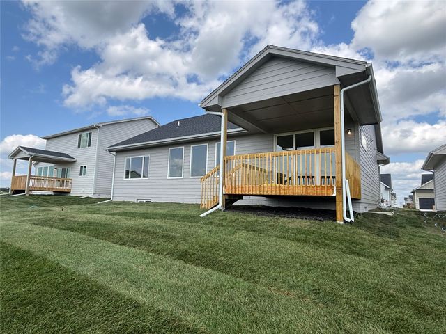 4716 178th Street, Urbandale, IA 50323