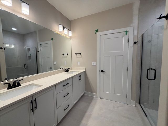 4716 178th Street, Urbandale, IA 50323