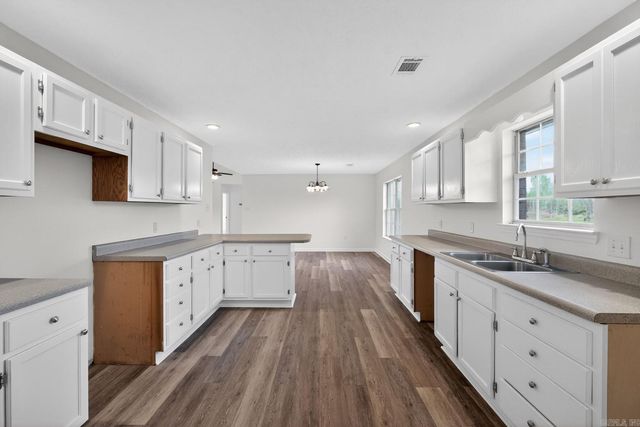 2 Green Meadows Drive, Vilonia, AR 72173