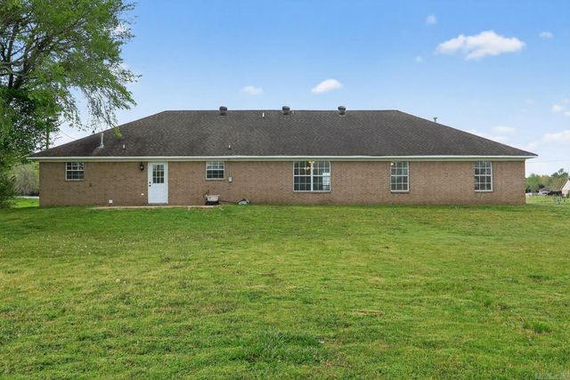 2 Green Meadows Drive, Vilonia, AR 72173