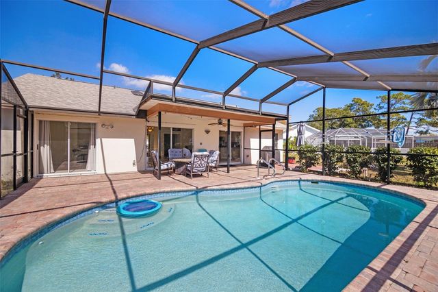 7135 QUEEN PALM CIRCLE, Sarasota, FL 34243