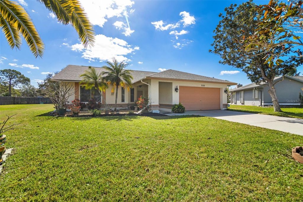 7135 QUEEN PALM CIRCLE, Sarasota, FL 34243