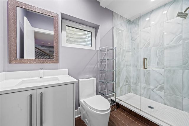 2009 Skyelar Court, Highland Park, IL 60035