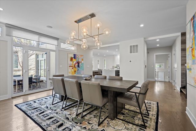 2009 Skyelar Court, Highland Park, IL 60035