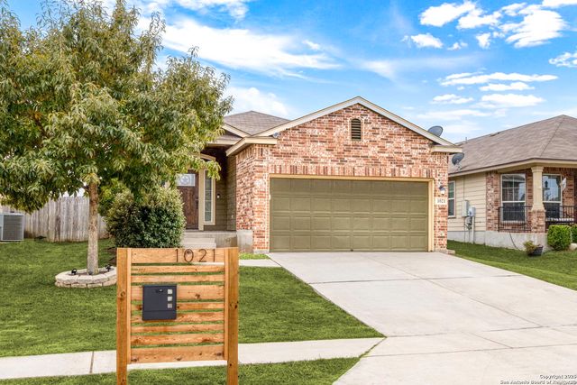 1021 Lauren St, New Braunfels, TX 78130