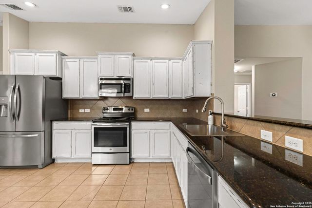 1021 Lauren St, New Braunfels, TX 78130