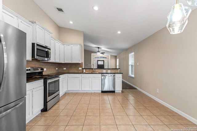 1021 Lauren St, New Braunfels, TX 78130