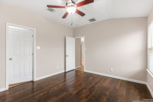 1021 Lauren St, New Braunfels, TX 78130