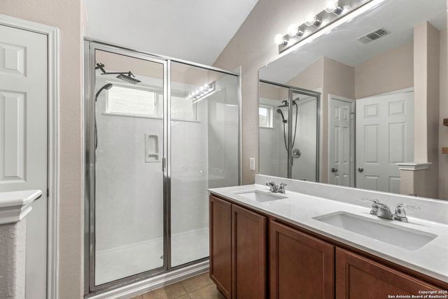 1021 Lauren St, New Braunfels, TX 78130