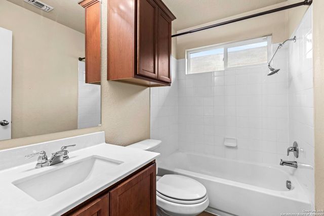 1021 Lauren St, New Braunfels, TX 78130