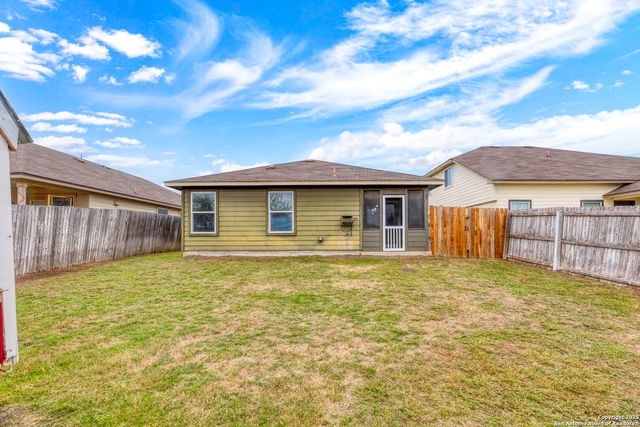 1021 Lauren St, New Braunfels, TX 78130