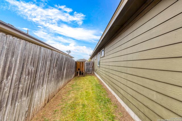 1021 Lauren St, New Braunfels, TX 78130