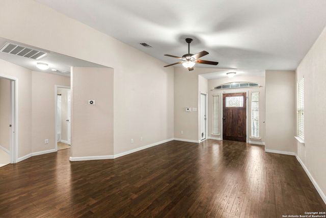 1021 Lauren St, New Braunfels, TX 78130