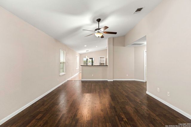 1021 Lauren St, New Braunfels, TX 78130