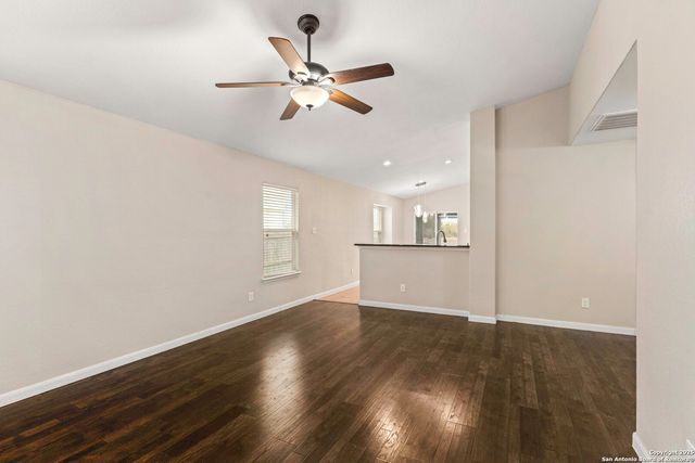 1021 Lauren St, New Braunfels, TX 78130