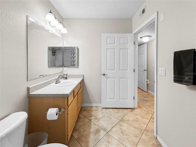 1025 VILLAGIO CIRCLE 101, Sarasota, FL 34237