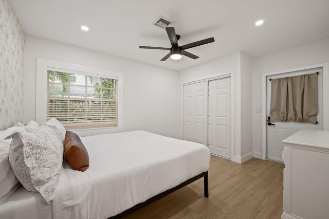 739 NE 17th Road, Fort Lauderdale, FL 33304