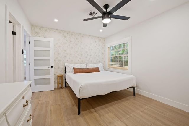 739 NE 17th Road, Fort Lauderdale, FL 33304