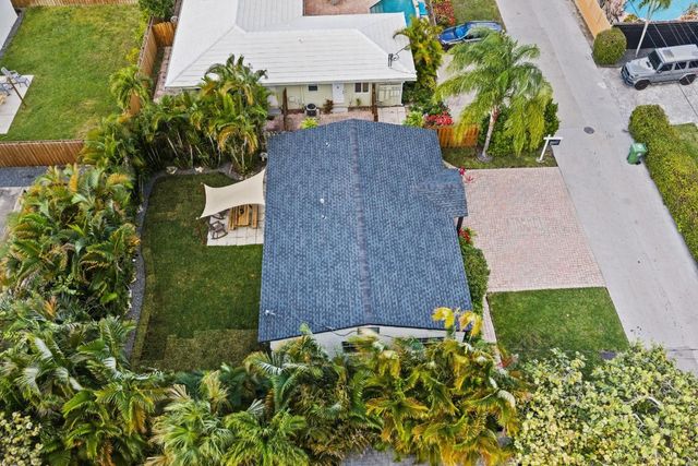 739 NE 17th Road, Fort Lauderdale, FL 33304