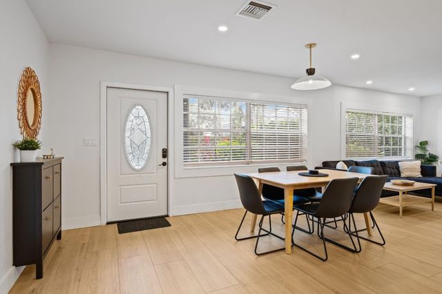 739 NE 17th Road, Fort Lauderdale, FL 33304