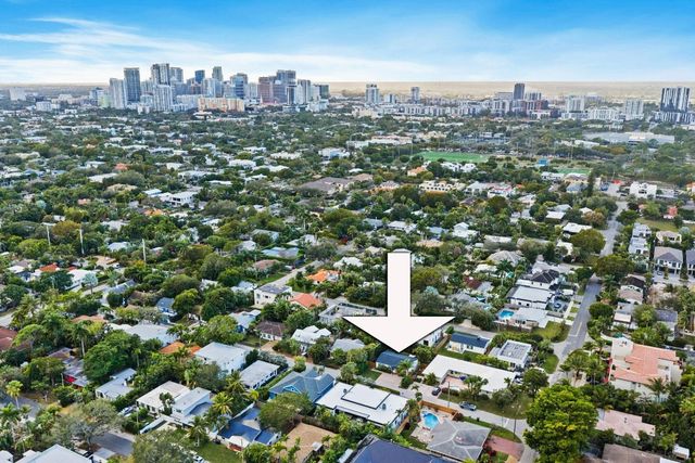 739 NE 17th Road, Fort Lauderdale, FL 33304