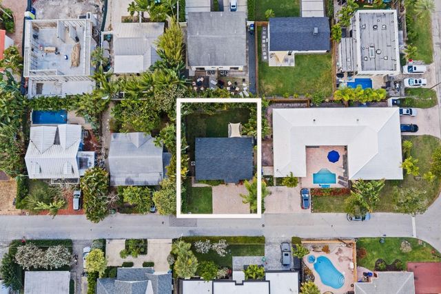 739 NE 17th Road, Fort Lauderdale, FL 33304