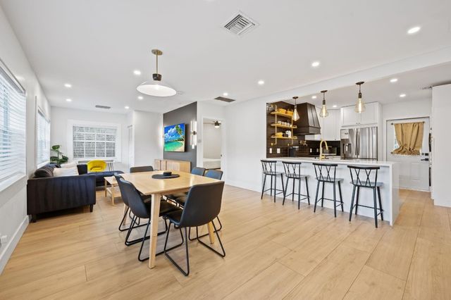 739 NE 17th Road, Fort Lauderdale, FL 33304