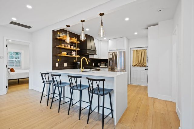 739 NE 17th Road, Fort Lauderdale, FL 33304