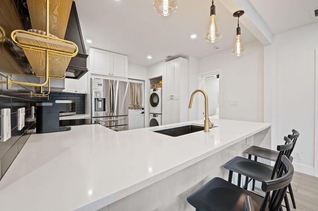 739 NE 17th Road, Fort Lauderdale, FL 33304