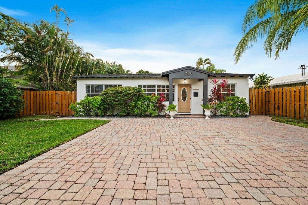 739 NE 17th Road, Fort Lauderdale, FL 33304