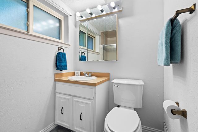 801 Meadowlark Drive, Mansfield, TX 76063