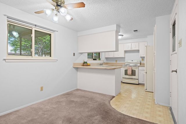 801 Meadowlark Drive, Mansfield, TX 76063